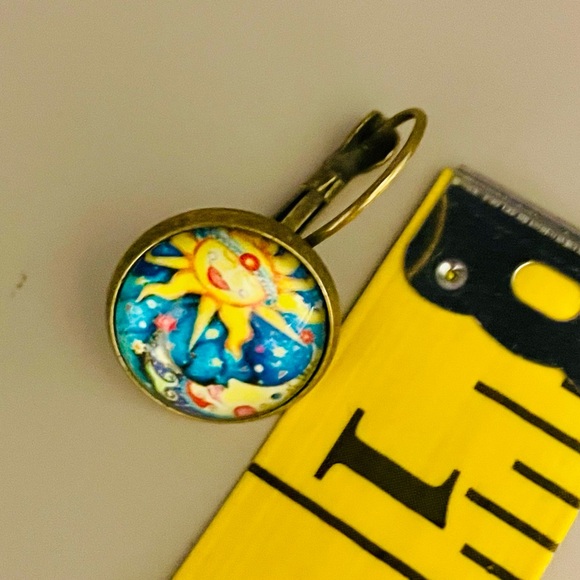 Sun moon photo glass cabochon dangle earrings. Pierced. Bronze tone. Fun - Picture 5 of 5